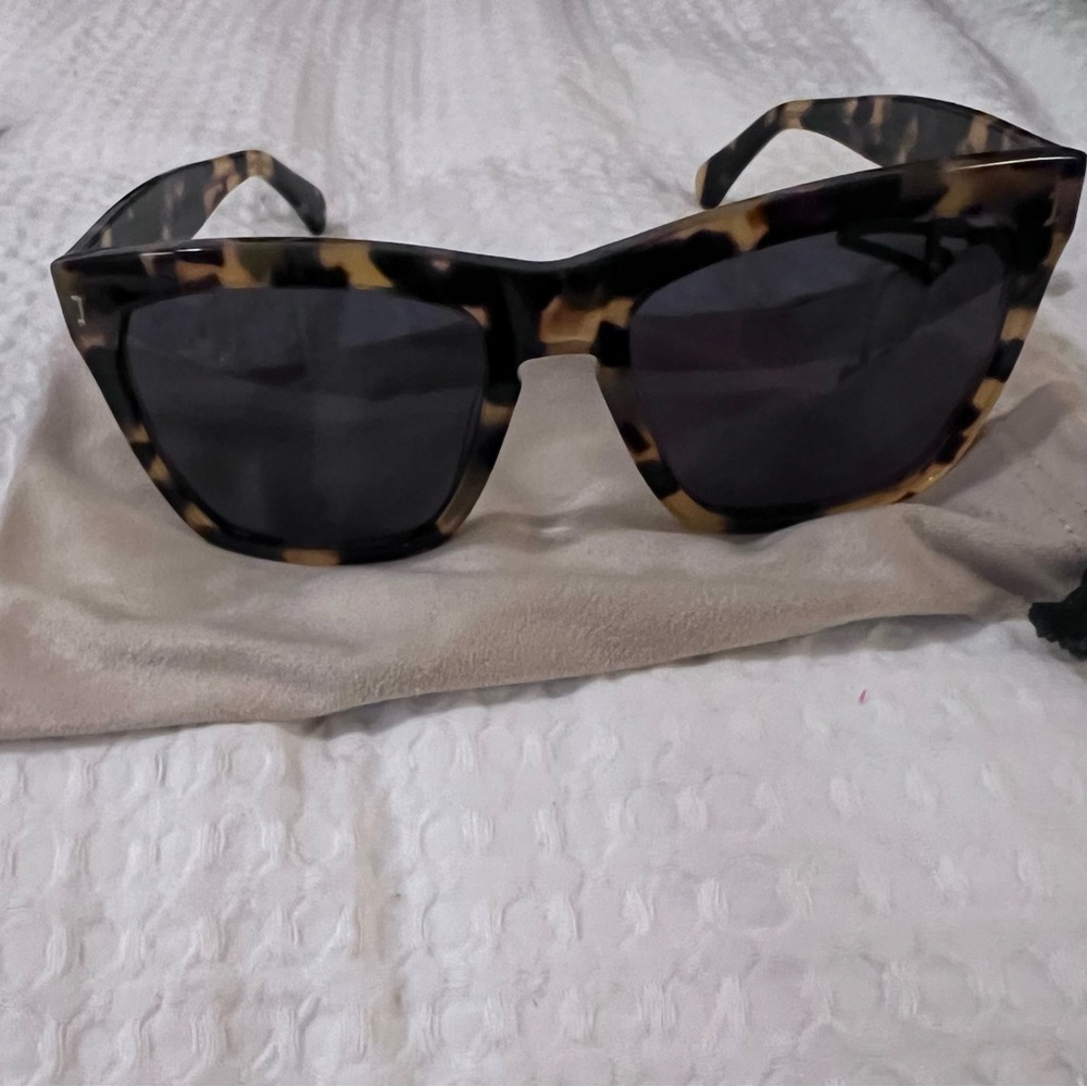 Illesteva Los Feliz LFZ9 Square Tortoise Shell Sunglasses